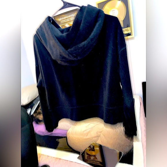 New ck Gorgeous vintage semi cropped oversized hoodie by vintage Calvin … - Picture 13 of 14